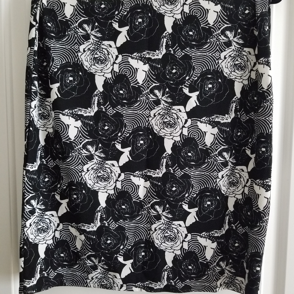A&D B&W Floral Pencil Skirt